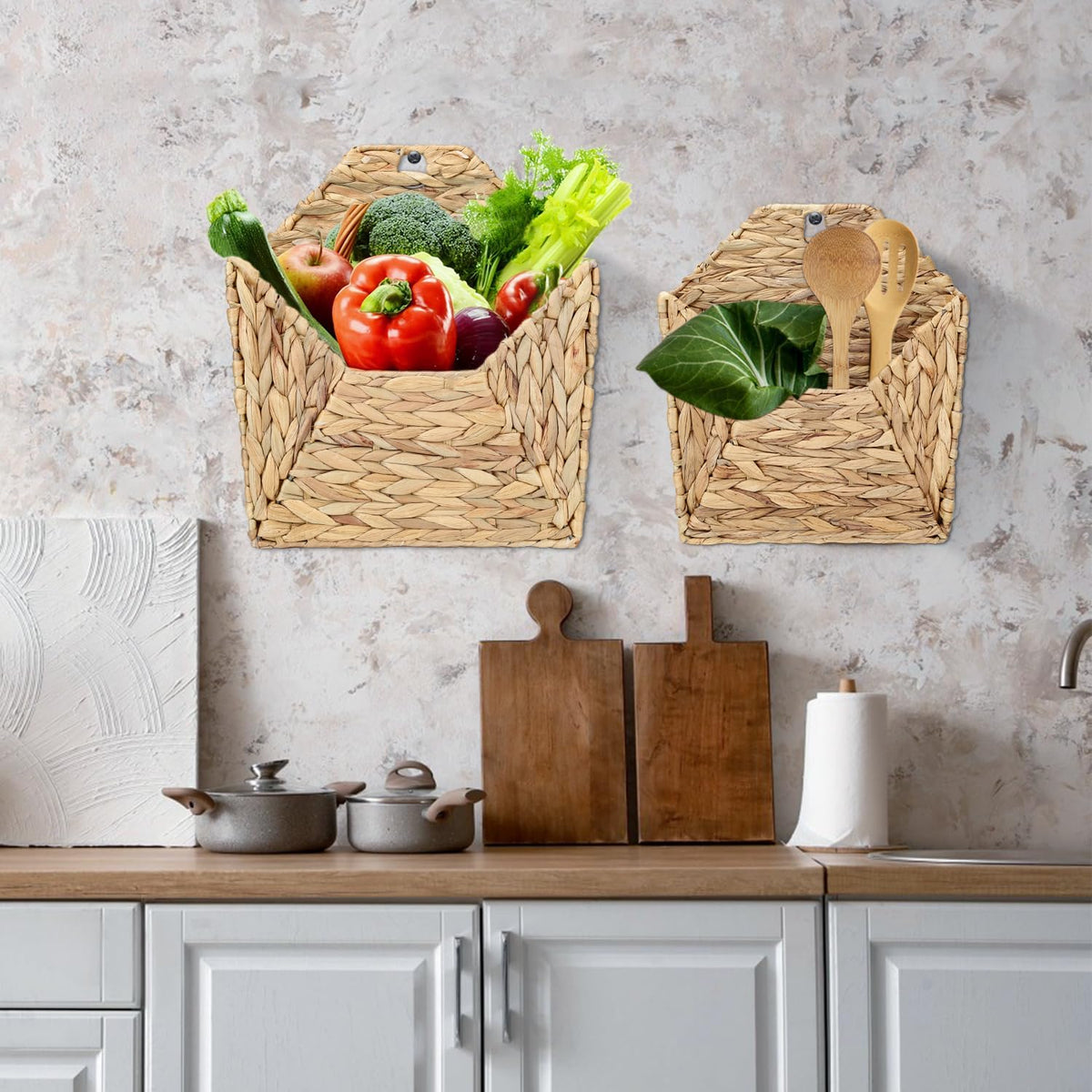 Wall Mounted Storage Baskets, 2PCS Handmade Water Hyacinth Storage Baskets Wall Hanging Organizing Container for Living Room,Bedroom,Kitchen (Large+Small)